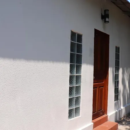 Albergue The Big Easy Koh Rong Samloem Koh Rong Sanloem Exterior foto