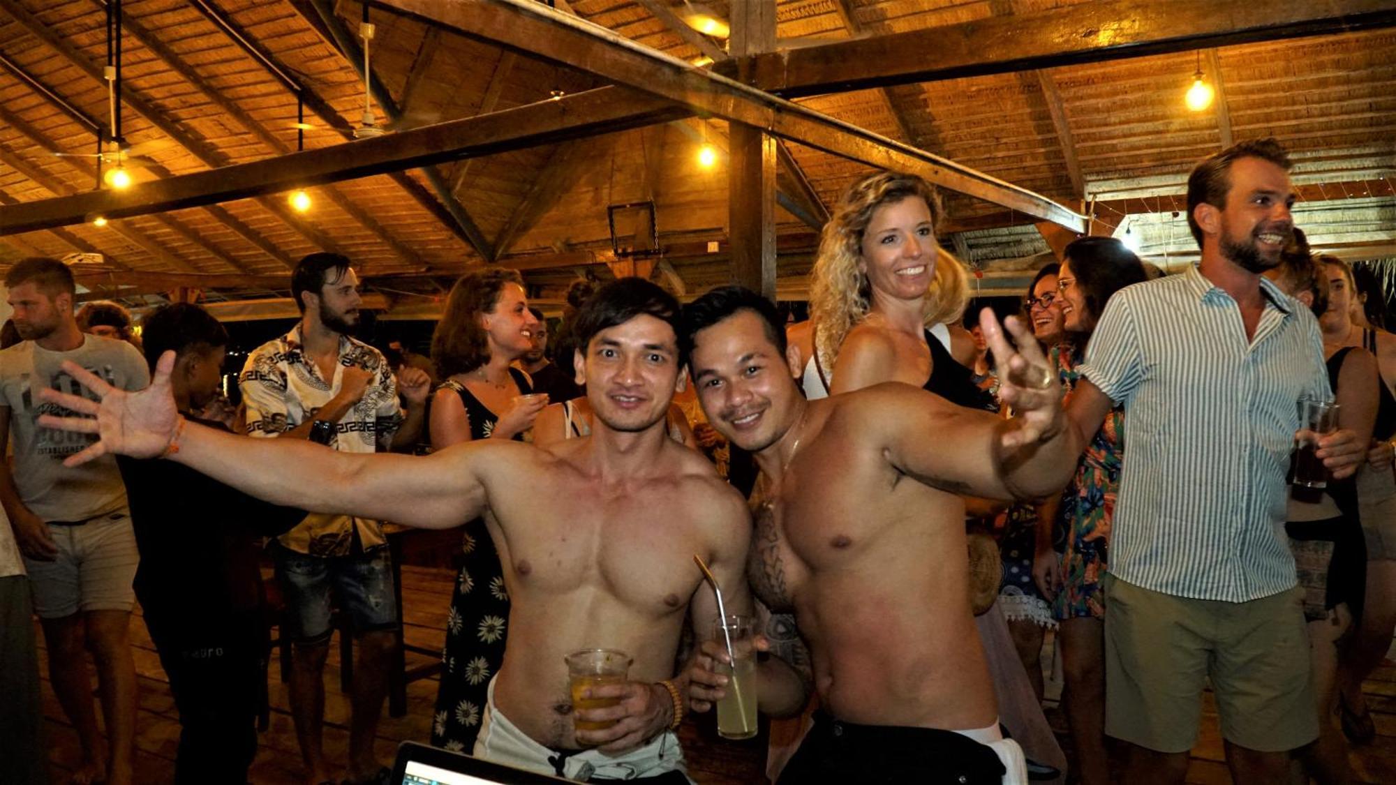 The Big Easy Koh Rong Samloem * Koh Rong Sanloem
